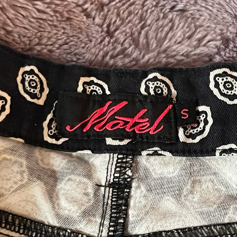 Motels Rocks shorts. - Picture 4 of 4
